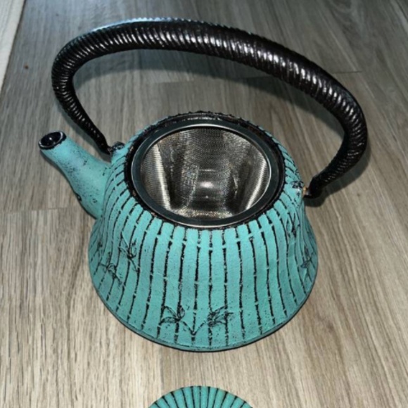Tetsubin Japanese Cast Iron Kettle Tea Pot Marked w/ Teal Stainless Infuser - Picture 6 of 11